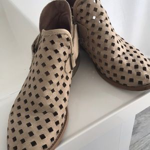 Fun tan booties, worn, very comfy, such a cute style